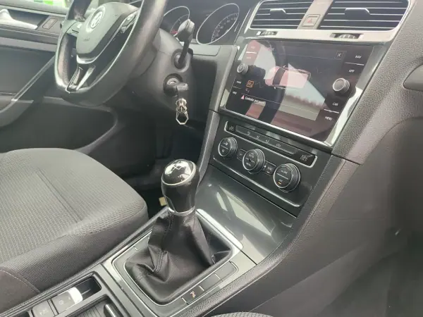 Volkswagen Golf Variant 2017 - 12900 EUR, 205000 km - 205000km - foto 20 de 21