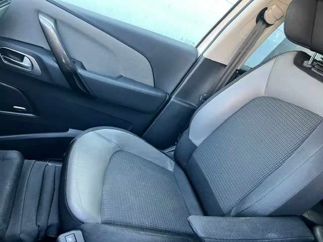 Citroën C4 Picasso 2015 - 12000 EUR, 133500 km - 133500km - foto 10 de 14