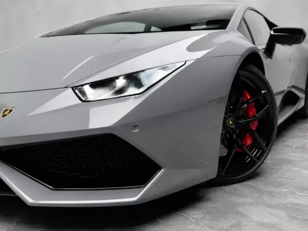Lamborghini Huracán 2017 - 279000 EUR, 57552 km - AUTO.MOTO.pt - 57552km - foto 6 de 13