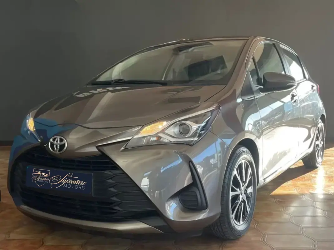 Toyota Yaris 2018 - 14900 EUR, 41312 km - AUTO.MOTO.pt - 41312km - foto 1 de 27