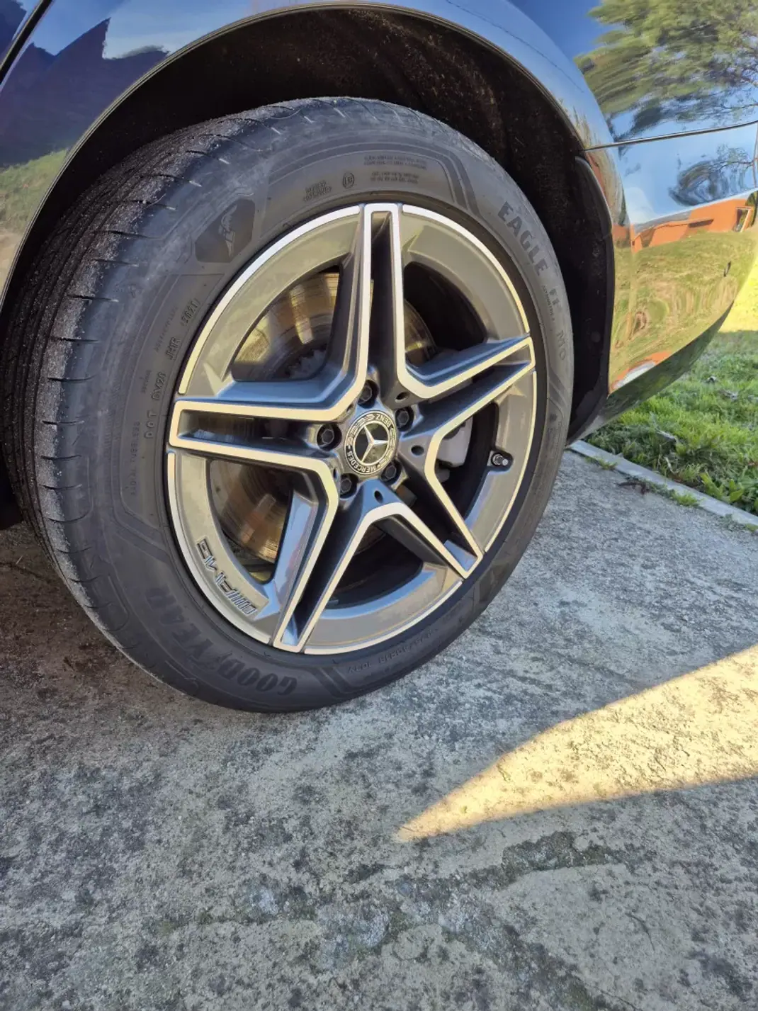 Mercedes-Benz E 300 2022 - 40000 EUR, 157000 km - AUTO.MOTO.pt - 157000km - foto 39 de 41