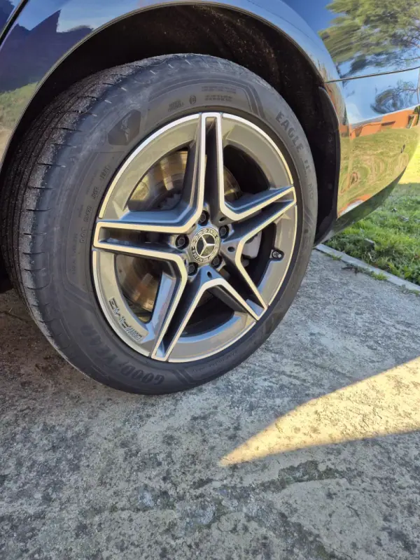 Mercedes-Benz E 300 2022 - 40000 EUR, 157000 km - AUTO.MOTO.pt - 157000km - foto 39 de 41