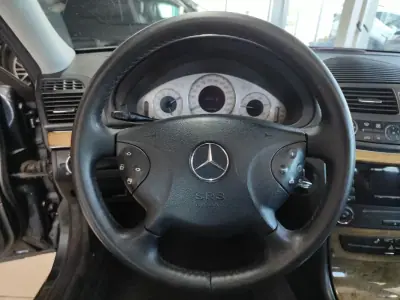 Mercedes-Benz E 220 2003 - 6950 EUR, 378000 km - AUTO.MOTO.pt - 378000km - foto 27 de 38