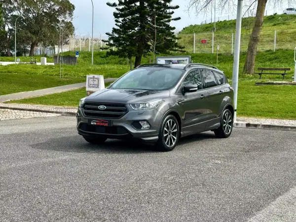 Ford Kuga 2017 - 15450 EUR, 78000 km - AUTO.MOTO.pt - 78000km - foto 27 de 60