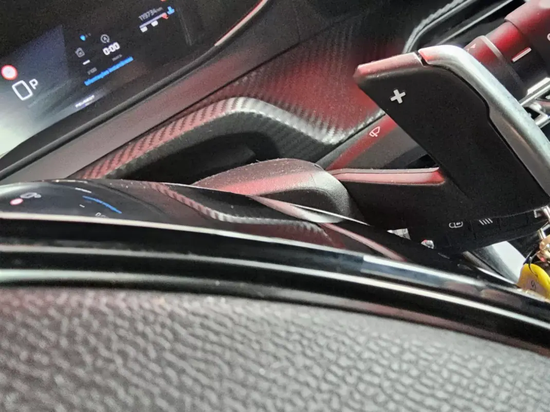 Peugeot 2008 2023 - 22999 EUR, 119000 km - AUTO.MOTO.pt - 119000km - foto 12 de 21