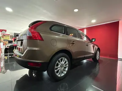 Volvo XC 60 2009 - 11750 EUR, 234215 km - AUTO.MOTO.pt - 234215km - foto 6 de 20