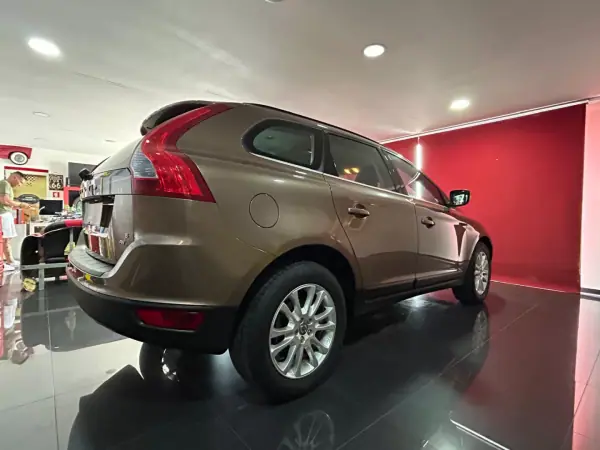 Volvo XC 60 2009 - 11750 EUR, 234215 km - AUTO.MOTO.pt - 234215km - foto 6 de 20
