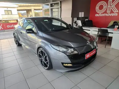 Renault Mégane Coupe 2010 - 18950 EUR, 157000 km - AUTO.MOTO.pt - 157000km - foto 2 de 39