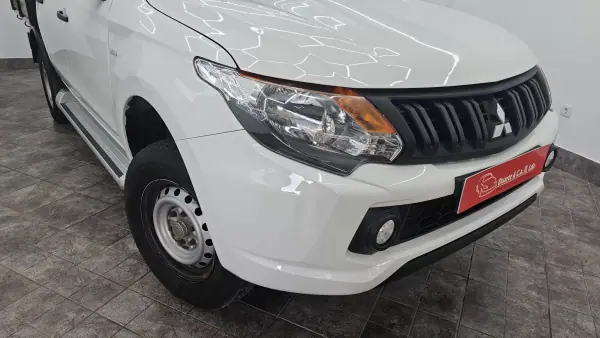 Mitsubishi 2017 — photo 3 of 20