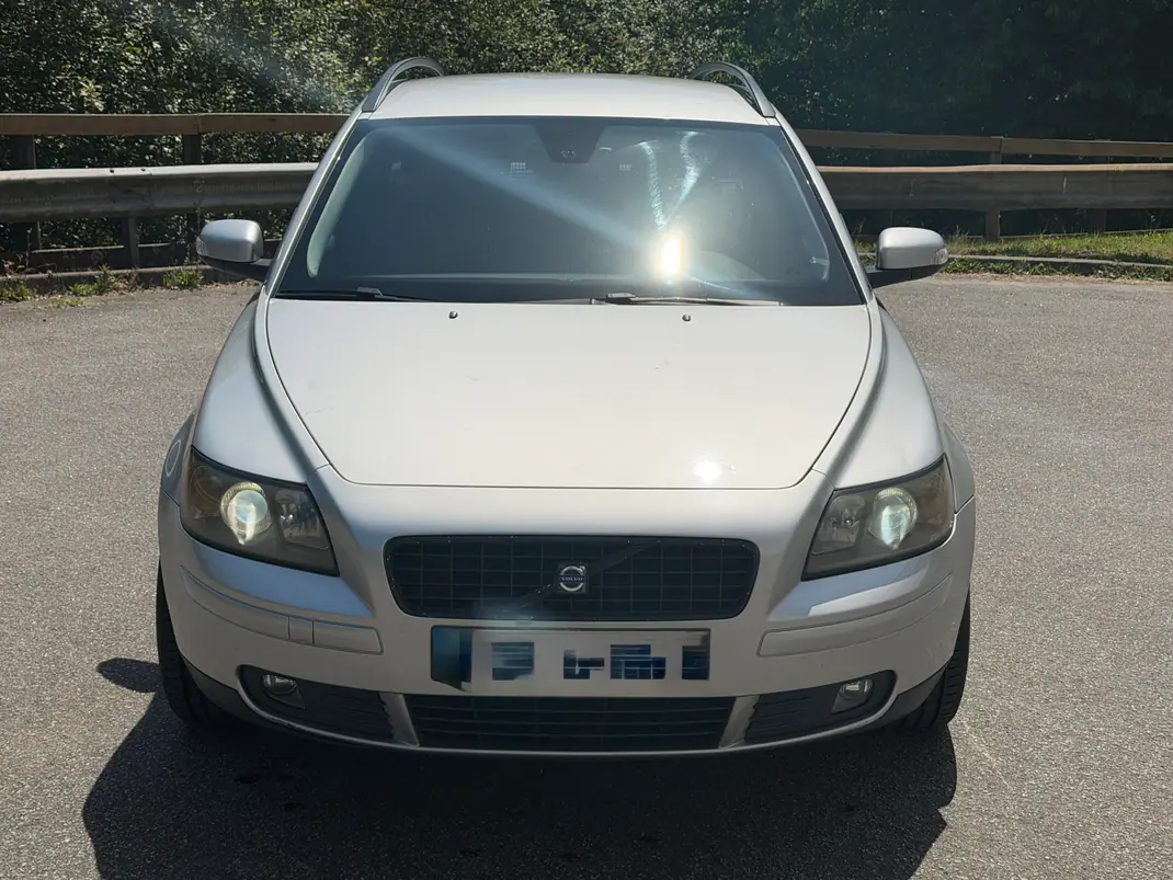 Volvo V50 2007 - 5500 EUR, 326000 km - AUTO.MOTO.pt - 326000km - foto 3 de 13
