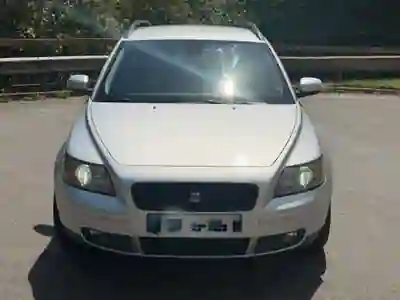 Volvo V50 2007 - 5500 EUR, 326000 km - AUTO.MOTO.pt - 326000km - foto 3 de 13