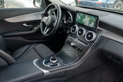Mercedes-Benz C 300e 2020 - 26900 EUR, 109000 km - AUTO.MOTO.pt - 109000km - foto 9 de 36