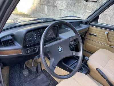 BMW 518 1980 - 9900 EUR, 139000 km - AUTO.MOTO.pt - 139000km - foto 17 de 27
