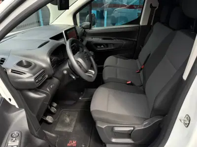 Citroën BERLINGO VAN XL 1.5 BLUE HDI 3 LUGARES 2019 - 13900 EUR, 126000 km - AUTO.MOTO.pt - 126000km - foto 8 de 9
