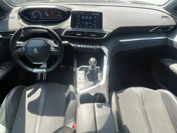 Peugeot 3008 2018 - 14500 EUR, 123000 km - AUTO.MOTO.pt - 123000km - foto 11 de 16