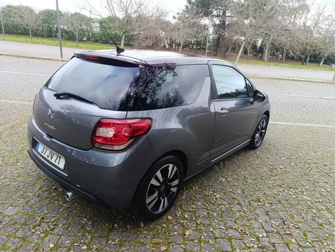 Citroën DS3 2010 - 8850 EUR, 135938 km - AUTO.MOTO.pt - 135938km - foto 6 de 12