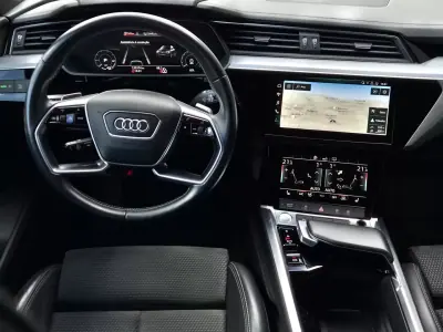 Audi e-tron 2020 - 29000 EUR, 133000 km - AUTO.MOTO.pt - 133000km - foto 14 de 23