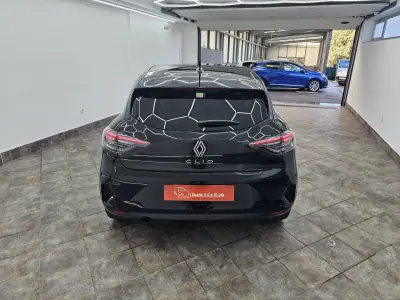 Renault Clio 2024 — foto 3 de 28
