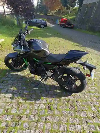 Kawasaki Z650 ABS 2023 - 5500 EUR, 18400 km - foto 4 de 4