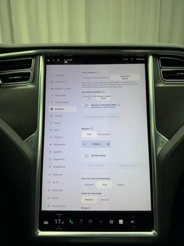 Tesla Model S 2018 - 19500 EUR, 260000 km - AUTO.MOTO.pt - 260000km - foto 16 de 23