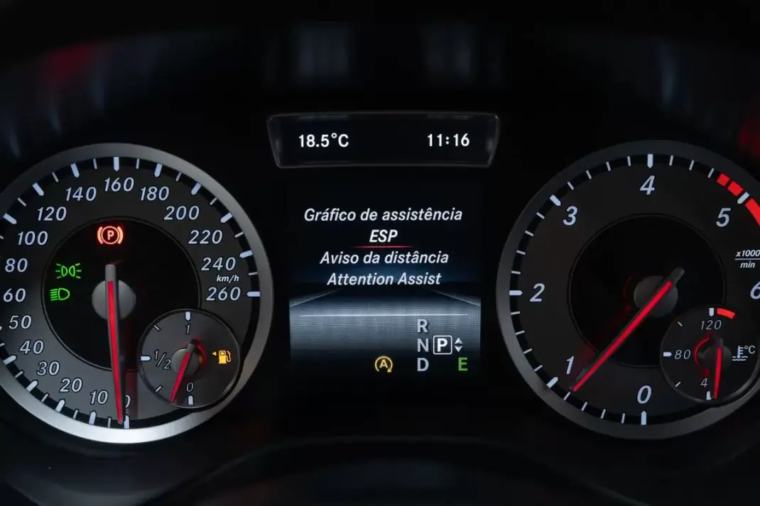 Mercedes-Benz A 180 2015 - 16950 EUR, 81000 km - AUTO.MOTO.pt - 81000km - foto 24 de 36