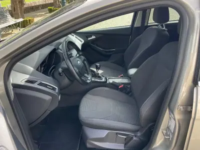 Ford Focus SW 2017 - 7750 EUR, 243000 km - AUTO.MOTO.pt - 243000km - foto 19 de 39