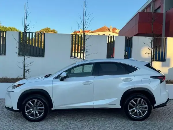 Lexus NX 300h 2014 - 23750 EUR, 66500 km - AUTO.MOTO.pt - 66500km - foto 5 de 29