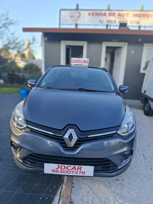 Renault Clio 2018 - 1295 EUR, 57123 km - AUTO.MOTO.pt - 57123km - foto 2 de 11