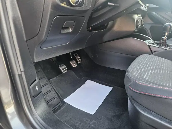 Ford Focus SW 2019 - 13800 EUR, 115000 km - AUTO.MOTO.pt - 115000km - foto 24 de 54