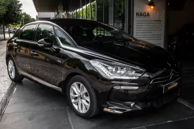 Citroën DS5 2013 - 8900 EUR, 242219 km - AUTO.MOTO.pt - 242219km - foto 6 de 38