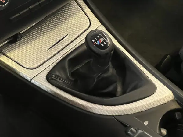 BMW 120 2011 - 12990 EUR, 239000 km - AUTO.MOTO.pt - 239000km - foto 13 de 36