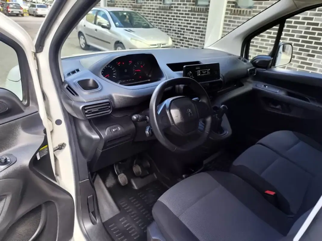 Peugeot Partner 1.6 HDI , 3 Lug. , Iva Dedutivel 2019 - 12480 EUR, 130000 km - AUTO.MOTO.pt - 130000km - foto 2 de 23