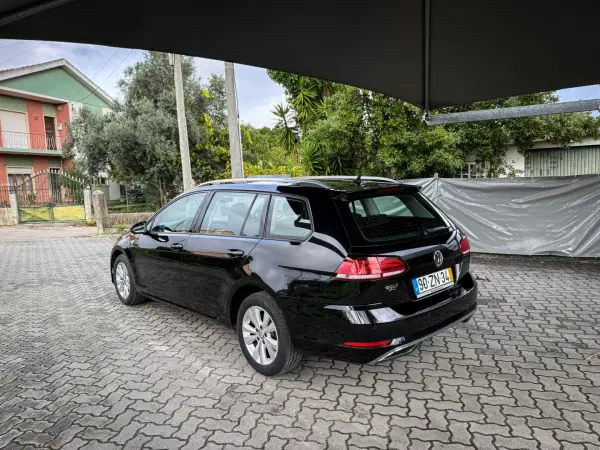 Volkswagen Golf Variant 2019 - 13590 EUR, 180000 km - AUTO.MOTO.pt - 180000km - foto 10 de 12