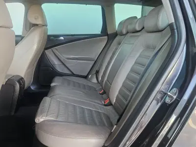 Volkswagen Passat Variant 2006 - 7300 EUR, 260000 km - AUTO.MOTO.pt - 260000km - foto 6 de 10