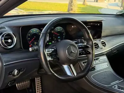 Mercedes-Benz E 300 2020 - 32899 EUR, 142500 km - AUTO.MOTO.pt - 142500km - foto 16 de 33