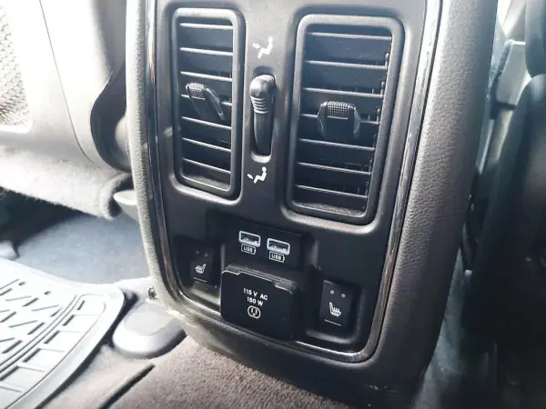 Jeep Grand Cherokee 2016 - 34950 EUR, 135350 km - AUTO.MOTO.pt - 135350km - foto 47 de 60