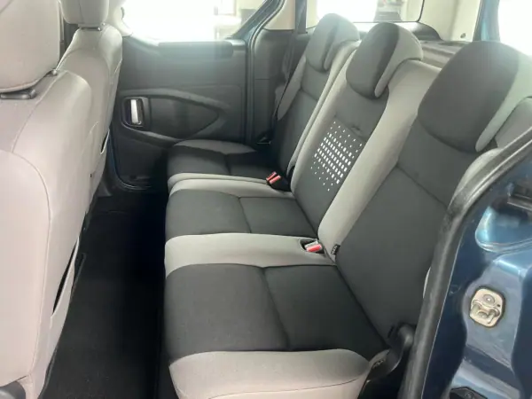 Citroën Berlingo 2015 - 10750 EUR, 200100 km - AUTO.MOTO.pt - 200100km - foto 12 de 12