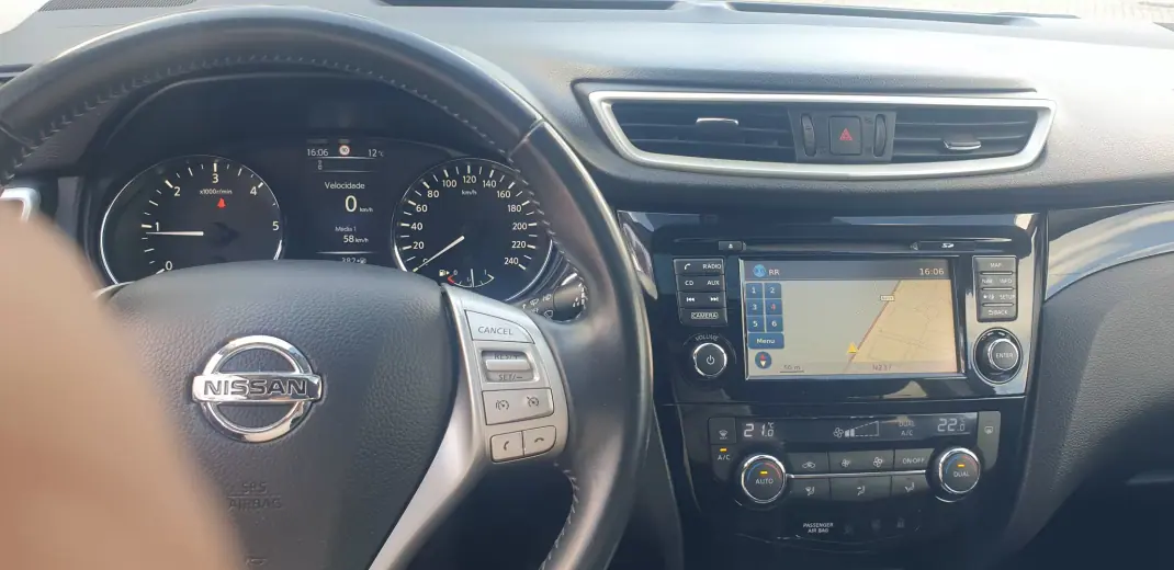 Nissan Qashqai 2015 - 14950 EUR, 104000 km - AUTO.MOTO.pt - 104000km - foto 9 de 13