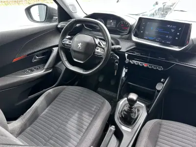 Peugeot 2008 2021 - 14900 EUR, 180000 km - AUTO.MOTO.pt - 180000km - foto 19 de 43