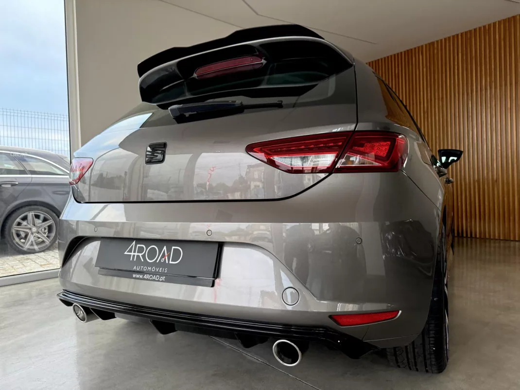 SEAT Leon 2015 - 14000 EUR, 181000 km - AUTO.MOTO.pt - 181000km - foto 19 de 92