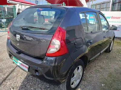 Dacia Sandero 2012 - 5750 EUR, 158792 km - AUTO.MOTO.pt - 158792km - foto 11 de 31