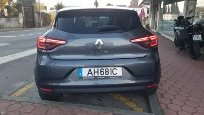 Renault Clio 2021 — foto 6 de 16