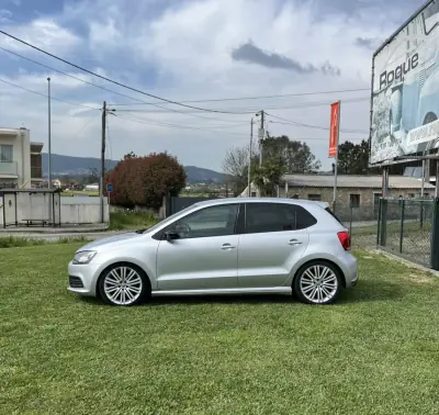 Volkswagen Polo 2013 - 12900 EUR, 150000 km - AUTO.MOTO.pt - 150000km - foto 5 de 13