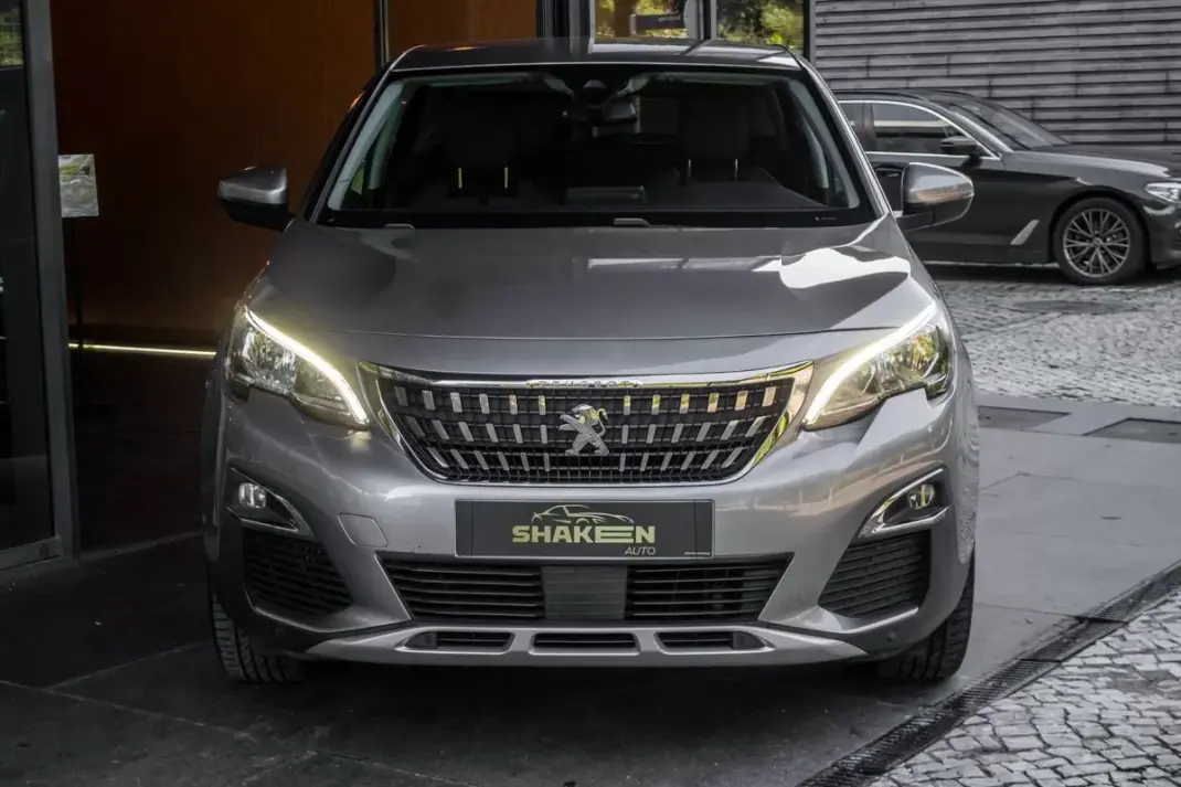 Peugeot 3008 2018 - 16890 EUR, 127901 km - AUTO.MOTO.pt - 127901km - foto 2 de 43