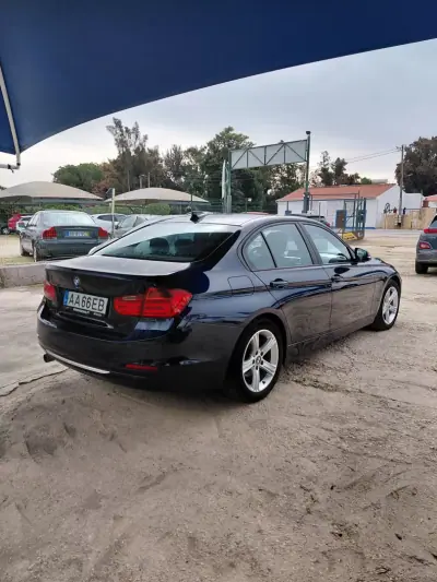 BMW 318 2014 - 14900 EUR, 230000 km - AUTO.MOTO.pt - 230000km - foto 11 de 11