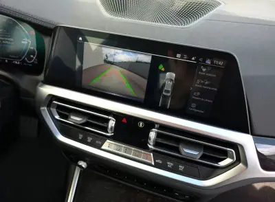 BMW 330 2019 - 28950 EUR, 67500 km - AUTO.MOTO.pt - 67500km - foto 25 de 42