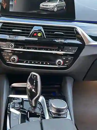 BMW 520 2018 - 26300 EUR, 85000 km - AUTO.MOTO.pt - 85000km - foto 6 de 9