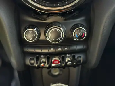MINI One 2017 - 13500 EUR, 95900 km - AUTO.MOTO.pt - 95900km - foto 20 de 28