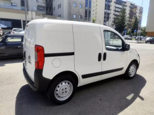 Fiat FIORINO 1.3 MULTIJET 2019 - 9480 EUR, 157000 km - AUTO.MOTO.pt - 157000km - foto 11 de 24