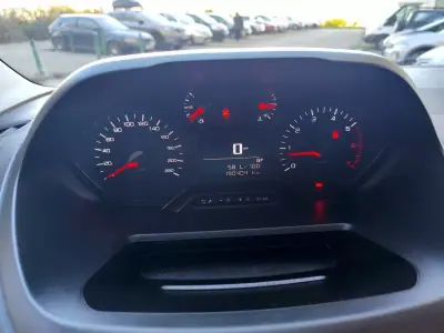 Peugeot Partner 1.6 HDI , 3 Lug. , Iva Dedutivel 2019 - 11980 EUR, 190000 km - AUTO.MOTO.pt - 190000km - foto 16 de 22